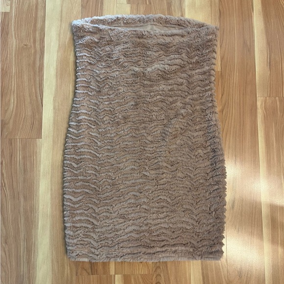 Joyce Leslie furry skirt in pink - Picture 3 of 4